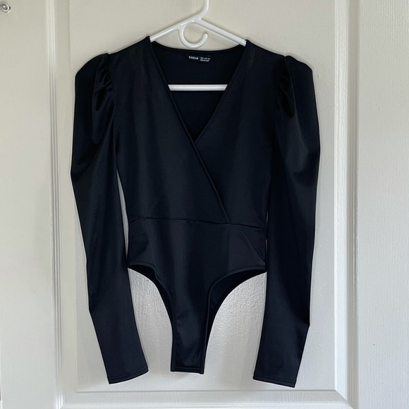 SHEIN Black Ruffle Shoulder Bodysuit NWOT Small - Picture 7 of 7